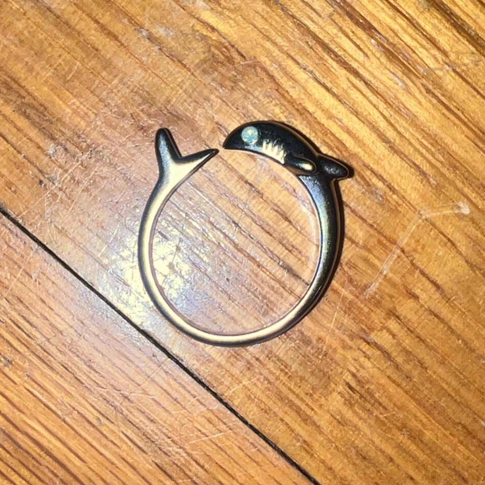 Pura Vida Shark Ring - Size 8